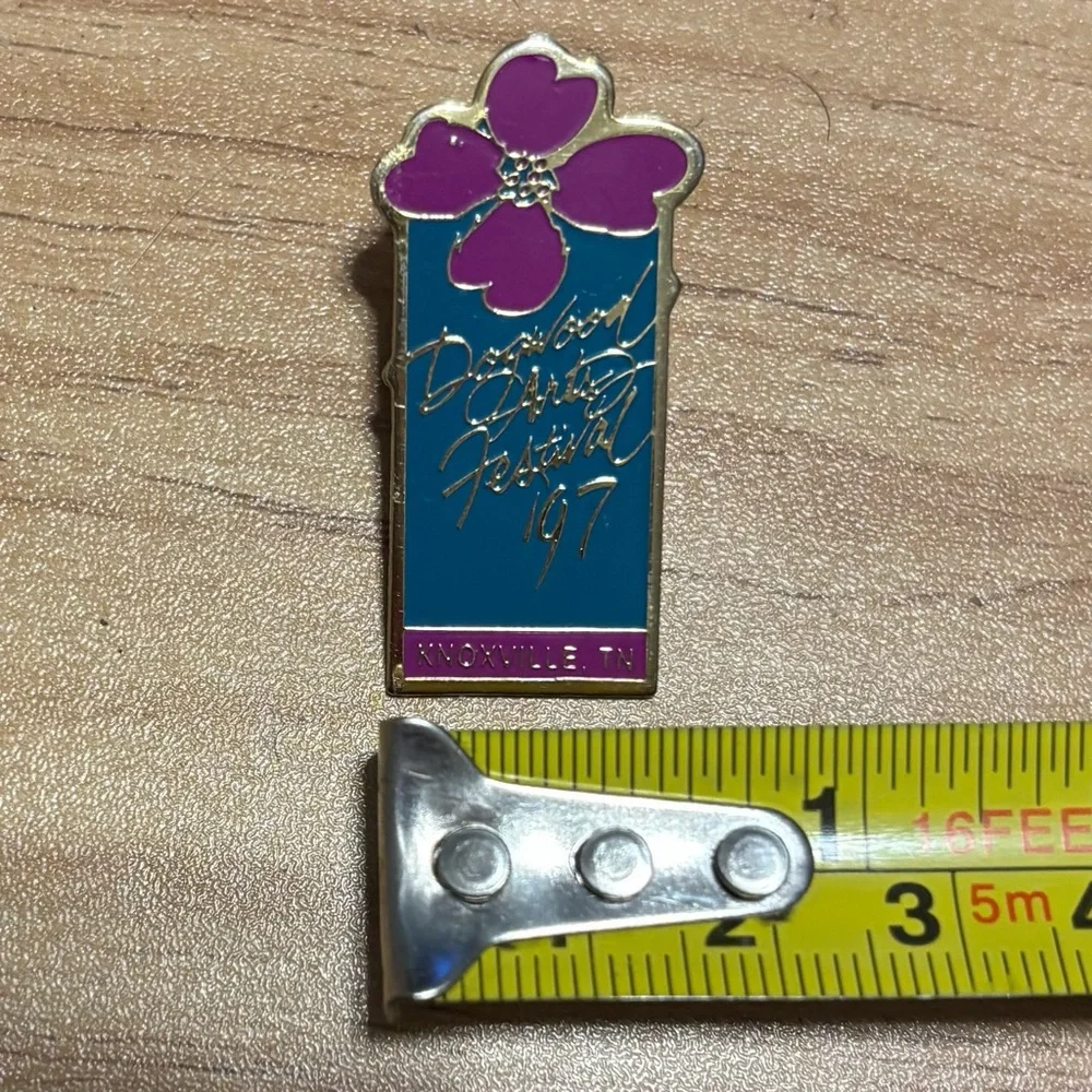 Vintage 1997 Dogwood Arts Festival Knoxville Tennessee Enamel Souvenir Pin